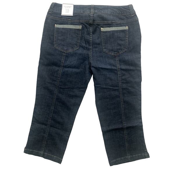 CHICO’S Platinum Denim Back Seam Crop 1.5 Azure Wash Ultimate Fit Jeans NWT $75 - Picture 2 of 6